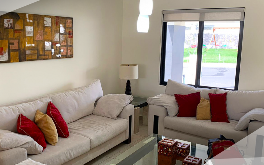 CASA AMUEBLADA EN VENTA  Y CON INQUILINO